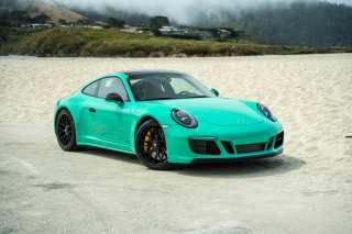 2019 Porsche 911 Carrera 4 GTS