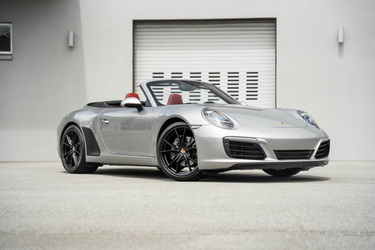 2017 Porsche 911 Carrera Cabriolet 