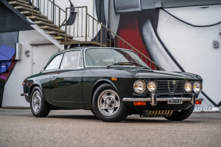 1972 Alfa Romeo GTV 2000